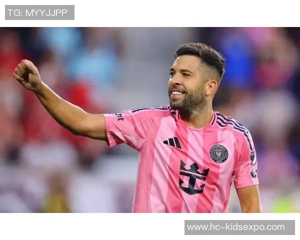 曾经驰骋绿茵场的足球巨星宣布退役引发球迷热议和媒体关注